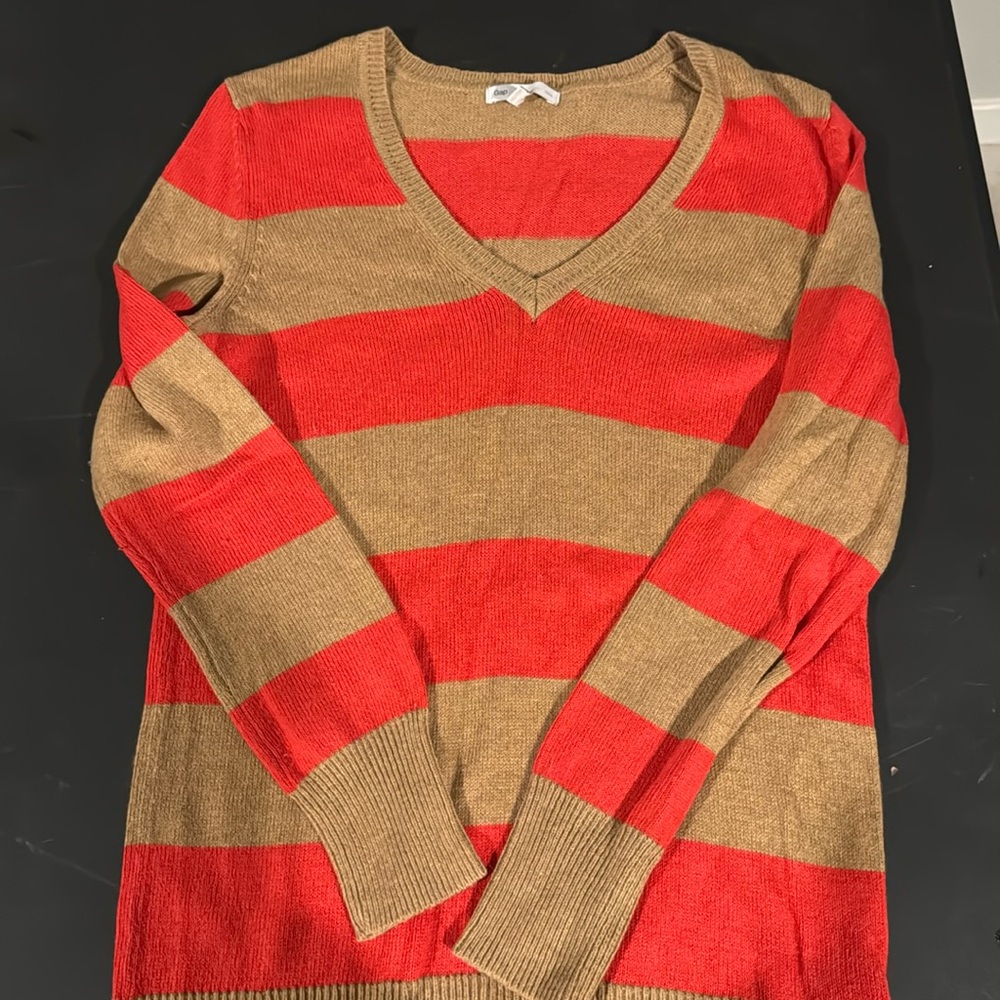 Gap women’s sweater striped brown and salmon size small like new